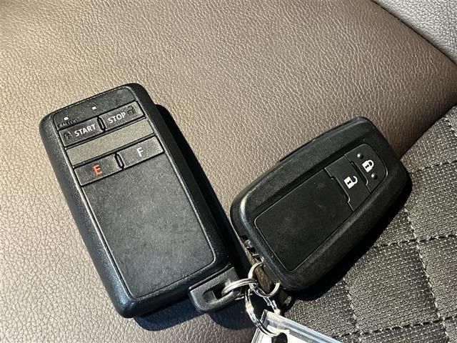 Ｃ－ＨＲ Ｇ－Ｔ　Ａクルコン　盗難防止装置　寒冷地　ＬＥＤヘッドランプ　ＤＶＤ　キーレス　フルセグ　ドラレコ付　メモリーナビ　ナビ・ＴＶ　スマートキー　４ＷＤ　ＥＴＣ　横滑り防止機能　ハーフレザーシート　アルミホイール（22枚目）