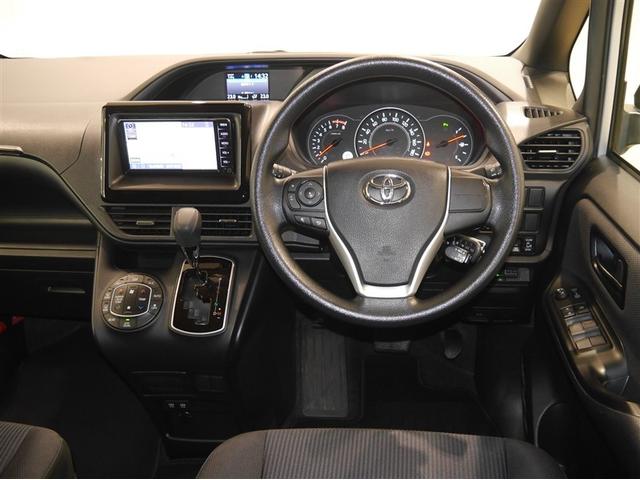 ノア Ｘ　ＡＵＸ　リアオートエアコン　パワーステアリング　助手席エアバック　オートクルーズコントロール　横滑り防止装置　キーレスエントリー　オートエアコン　ナビ　パワーウィンドウ　ＬＥＤヘッド　盗難防止装置（5枚目）