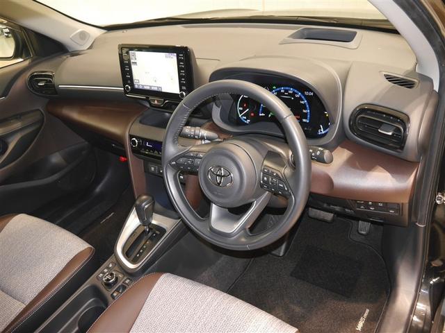 ヤリスクロス ハイブリッドＺ　クルーズＣ　横滑防止装置　リアカメラ　ワンオーナー車　フルセグ地デジ　ＬＥＤライト　メモリーナビゲーション　点検記録簿　ナビ＆ＴＶ　盗難防止装置　電動シート　ドライブレコーダー　ＡＷ　キーレス　ＡＢＳ（4枚目）