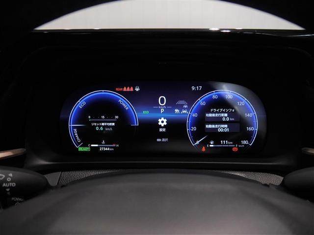 クラウンクロスオーバー Gレザーパッケージ クルーズコントロール パワーシート バックモニター LEDヘッドランプ レザーシート ドラレコ ETC 100V電源 フルセグTV 4WD スマートキー 盗難防止装置 ミュージックプレイヤー接続可(7枚目)