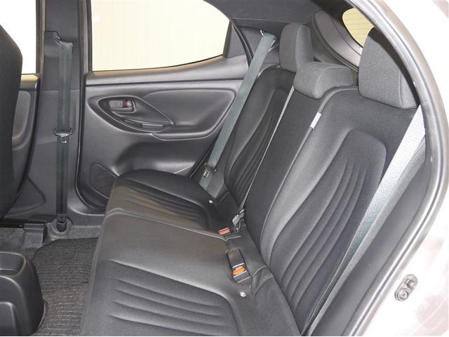 ヤリス ハイブリッドＸ　サイドエアバッグ　盗難防止　ドラレコ　ＶＳＣ　クルコン　４ＷＤ　アイドリングストップ　ＥＴＣ　スマートキー　寒冷地仕様　ナビ　オートエアコン　アルミホイール　ミュージックプレイヤー接続可　メモリーナビ（8枚目）