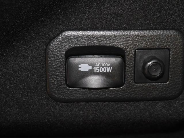 カローラツーリング ハイブリッド　ダブルバイビー　バックモニタ－　フルセグテレビ　１オーナー　ナビＴＶ　ＬＥＤヘッド　横滑り防止装置　クルーズコントロール　寒冷地仕様　スマートキー　ＡＣ　ＡＷ　エアバッグ　イモビライザー　ＡＢＳ　パワーウィンドウ（10枚目）