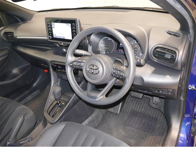 ヤリス ハイブリッドX サイドエアバッグ 盗難防止 VSC クルコン 4WD アイドリングストップ ETC スマートキー 寒冷地仕様 ナビ オートエアコン ミュージックプレイヤー接続可 メモリーナビ キーレス エアバッグ(4枚目)