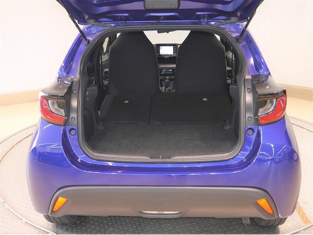 ヤリス ハイブリッドX サイドエアバッグ 盗難防止 VSC クルコン 4WD アイドリングストップ ETC スマートキー 寒冷地仕様 ナビ オートエアコン ミュージックプレイヤー接続可 メモリーナビ キーレス エアバッグ(9枚目)