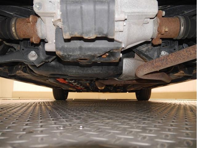 ヤリス ハイブリッドX サイドエアバッグ 盗難防止 VSC クルコン 4WD アイドリングストップ ETC スマートキー 寒冷地仕様 ナビ オートエアコン ミュージックプレイヤー接続可 メモリーナビ キーレス エアバッグ(35枚目)