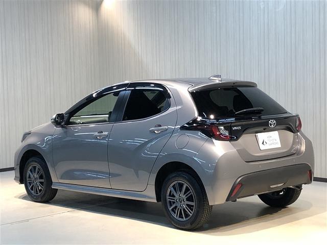 ヤリス X 追突防止装置 VSC スマートキー&プッシュスタート イモビライザー 寒冷地仕様 Bカメラ マニュアルエアコン ETC付 アルミホイール Aクルコン 4WD パワーウインドウ ABS キーレス(7枚目)