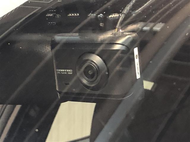 Ｃ－ＨＲ Ｓ－Ｔ　横滑防止装置　メディアプレイヤー接続　Ｂモニター　メモリナビ　ＡＢＳ　パワーウインドウ　ＡＡＣ　盗難防止システム　ナビＴＶ　クルコン　サイドエアバッグ　アルミ　キーフリー　ドラレコ　エアバッグ　４ＷＤ（6枚目）