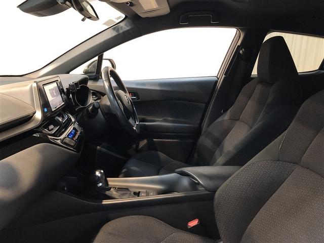 Ｃ－ＨＲ Ｓ－Ｔ　横滑防止装置　メディアプレイヤー接続　Ｂモニター　メモリナビ　ＡＢＳ　パワーウインドウ　ＡＡＣ　盗難防止システム　ナビＴＶ　クルコン　サイドエアバッグ　アルミ　キーフリー　ドラレコ　エアバッグ　４ＷＤ（11枚目）