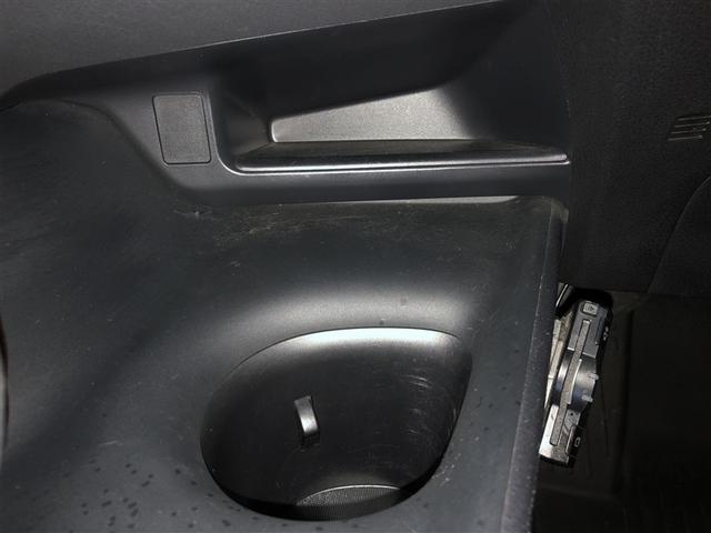 Ｃ－ＨＲ Ｓ－Ｔ　横滑防止装置　メディアプレイヤー接続　Ｂモニター　メモリナビ　ＡＢＳ　パワーウインドウ　ＡＡＣ　盗難防止システム　ナビＴＶ　クルコン　サイドエアバッグ　アルミ　キーフリー　ドラレコ　エアバッグ　４ＷＤ（31枚目）