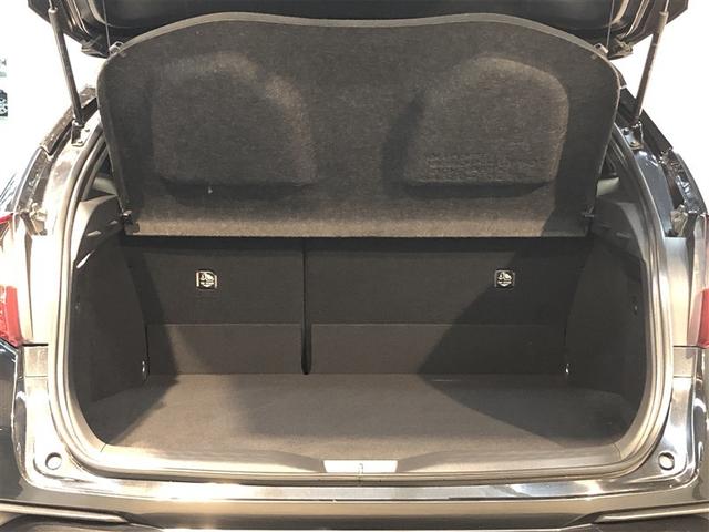 Ｃ－ＨＲ Ｓ－Ｔ　横滑防止装置　メディアプレイヤー接続　Ｂモニター　メモリナビ　ＡＢＳ　パワーウインドウ　ＡＡＣ　盗難防止システム　ナビＴＶ　クルコン　サイドエアバッグ　アルミ　キーフリー　ドラレコ　エアバッグ　４ＷＤ（33枚目）