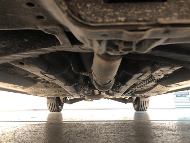 シエンタ Ｇ　クエロ　衝突被害軽減ブレーキ　両側パワースライドドア　ＬＥＤヘッドランプ　４ＷＤ　寒冷地仕様　ナビ＆ＴＶ　バックカメラ　メモリーナビ　盗難防止装置　キーレス　オートエアコン　３列シート　ＡＢＳ　横滑り防止機能（8枚目）