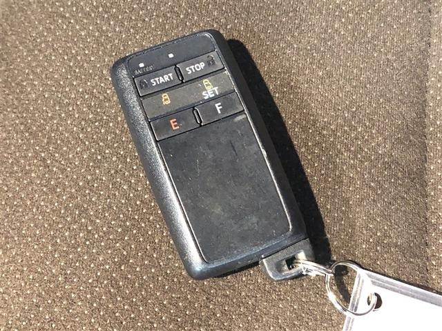 シエンタ Ｇ　クエロ　衝突被害軽減ブレーキ　両側パワースライドドア　ＬＥＤヘッドランプ　４ＷＤ　寒冷地仕様　ナビ＆ＴＶ　バックカメラ　メモリーナビ　盗難防止装置　キーレス　オートエアコン　３列シート　ＡＢＳ　横滑り防止機能（22枚目）