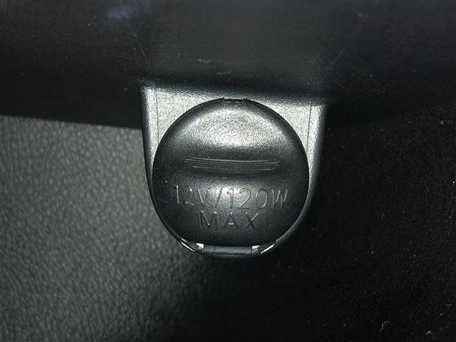 シエンタ Ｇ　クエロ　衝突被害軽減ブレーキ　両側パワースライドドア　ＬＥＤヘッドランプ　４ＷＤ　寒冷地仕様　ナビ＆ＴＶ　バックカメラ　メモリーナビ　盗難防止装置　キーレス　オートエアコン　３列シート　ＡＢＳ　横滑り防止機能（31枚目）