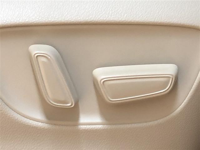 アルファードハイブリッド エグゼクティブラウンジ 本革 寒冷地仕様 フルセグTV アルミホイール パノラミックルーフ 100V電源 LEDヘッドライト 4WD スマートキー DVDプレーヤー パワーシート ETC エアコン メモリーナビ 3列シート(17枚目)