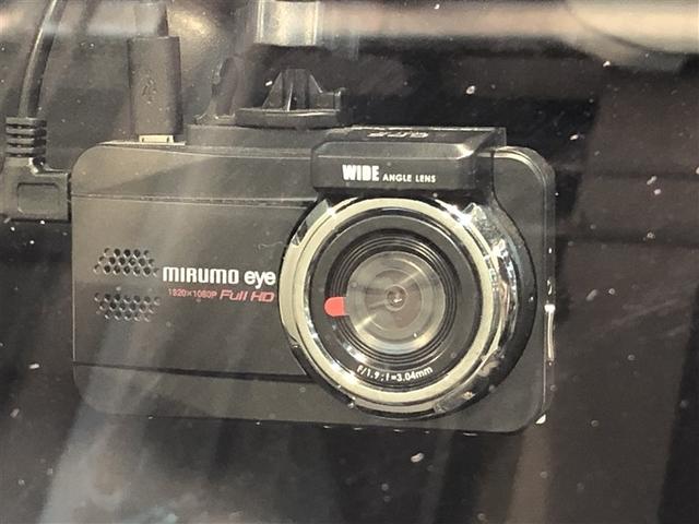 万が一のトラブルのときにも役に立つドライブレコーダーを装備しています。側面衝突や幅寄せ・割り込み対策に！