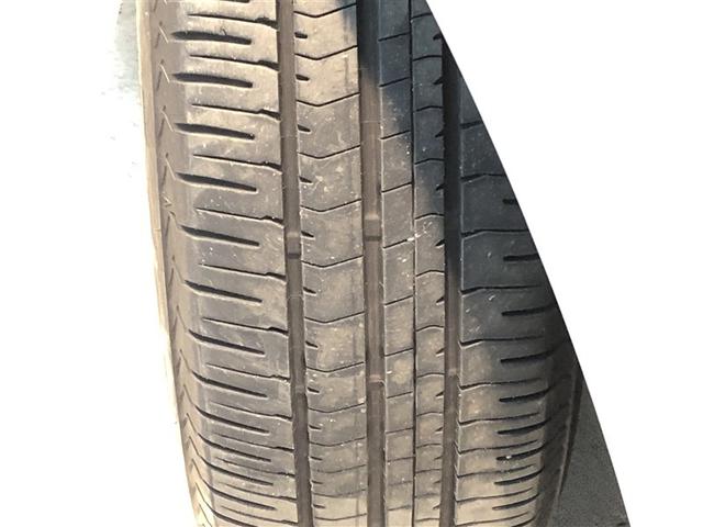 タイヤの側面には、製造年が刻印されている物があります。しっかりと確認しましょう♪