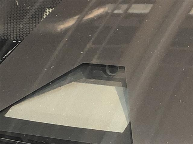 ヤリス ハイブリッドX サイドエアバッグ 盗難防止 VSC クルコン 4WD アイドリングストップ ETC スマートキー 寒冷地仕様 ナビ オートエアコン ミュージックプレイヤー接続可 メモリーナビ キーレス エアバッグ(4枚目)