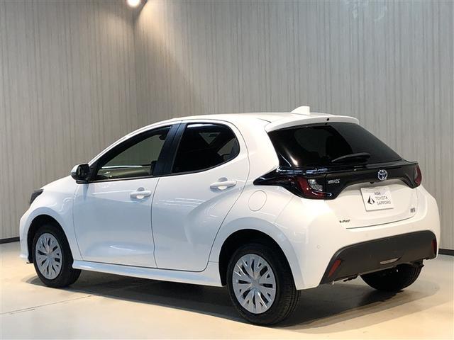 ヤリス ハイブリッドX サイドエアバッグ 盗難防止 VSC クルコン 4WD アイドリングストップ ETC スマートキー 寒冷地仕様 ナビ オートエアコン ミュージックプレイヤー接続可 メモリーナビ キーレス エアバッグ(7枚目)