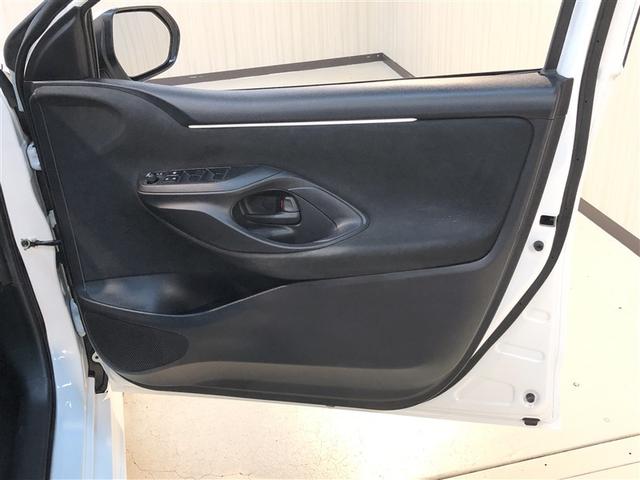 ヤリス ハイブリッドX サイドエアバッグ 盗難防止 VSC クルコン 4WD アイドリングストップ ETC スマートキー 寒冷地仕様 ナビ オートエアコン ミュージックプレイヤー接続可 メモリーナビ キーレス エアバッグ(12枚目)