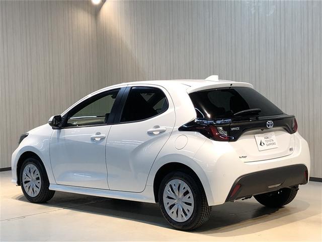 ヤリス ハイブリッドX サイドエアバッグ 盗難防止 VSC クルコン 4WD アイドリングストップ ETC スマートキー 寒冷地仕様 ナビ オートエアコン ミュージックプレイヤー接続可 メモリーナビ キーレス エアバッグ(7枚目)