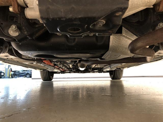 ヤリス ハイブリッドX サイドエアバッグ 盗難防止 VSC クルコン 4WD アイドリングストップ ETC スマートキー 寒冷地仕様 ナビ オートエアコン ミュージックプレイヤー接続可 メモリーナビ キーレス エアバッグ(9枚目)