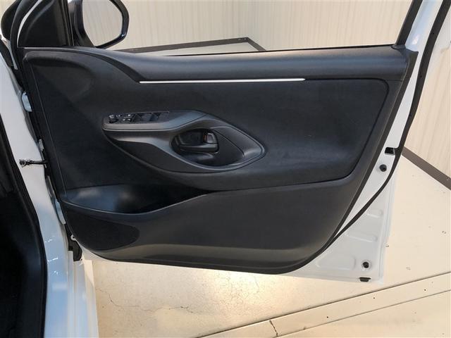 ヤリス ハイブリッドX サイドエアバッグ 盗難防止 VSC クルコン 4WD アイドリングストップ ETC スマートキー 寒冷地仕様 ナビ オートエアコン ミュージックプレイヤー接続可 メモリーナビ キーレス エアバッグ(12枚目)