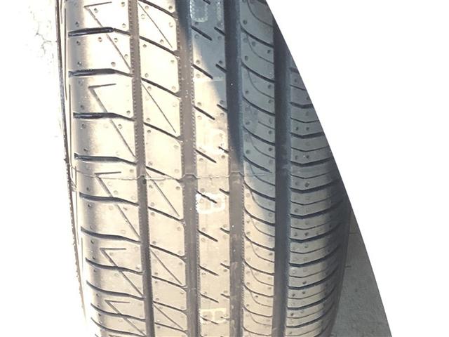 ヤリス ハイブリッドX サイドエアバッグ 盗難防止 VSC クルコン 4WD アイドリングストップ ETC スマートキー 寒冷地仕様 ナビ オートエアコン ミュージックプレイヤー接続可 メモリーナビ キーレス エアバッグ(35枚目)