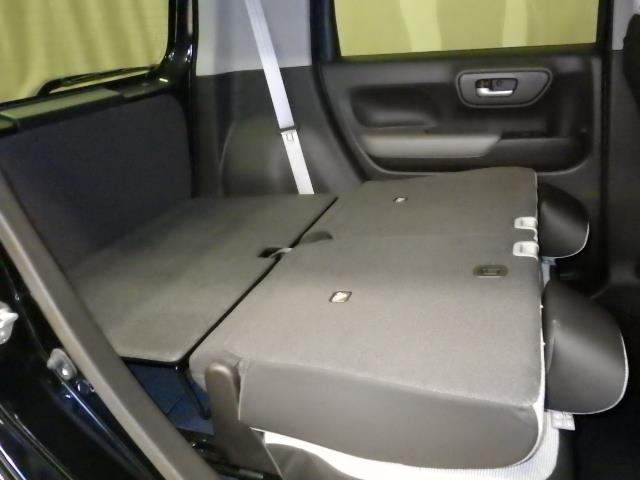 ラゲージスペース（リヤシート格納時）