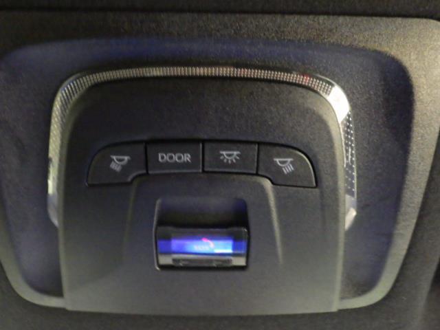 カローラクロス ハイブリッド　Ｚ　４ＷＤ　バックカメラ　衝突被害軽減システム　ＥＴＣ　ＬＥＤヘッドランプ（18枚目）