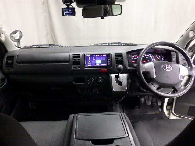 ハイエースバン ＤＸ　４ＷＤ　ワンセグ　メモリーナビ　バックカメラ　衝突被害軽減システム　ドラレコ　乗車定員６人　ディーゼル　寒冷地仕様　衝突防止システム　キーレスエントリー　盗難防止システム　横滑り防止装置　エアバッグ（7枚目）