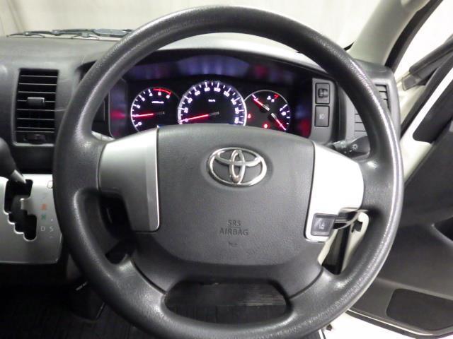 ハイエースバン ＤＸ　４ＷＤ　ワンセグ　メモリーナビ　バックカメラ　衝突被害軽減システム　ドラレコ　乗車定員６人　ディーゼル　寒冷地仕様　衝突防止システム　キーレスエントリー　盗難防止システム　横滑り防止装置　エアバッグ（8枚目）