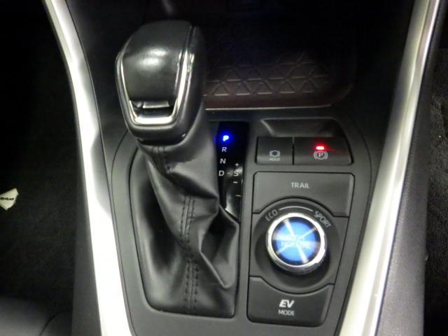 ＲＡＶ４ ハイブリッドＧ　４ＷＤ　フルセグ　メモリーナビ　バックカメラ　衝突被害軽減システム　ＥＴＣ　ＬＥＤヘッドランプ（15枚目）