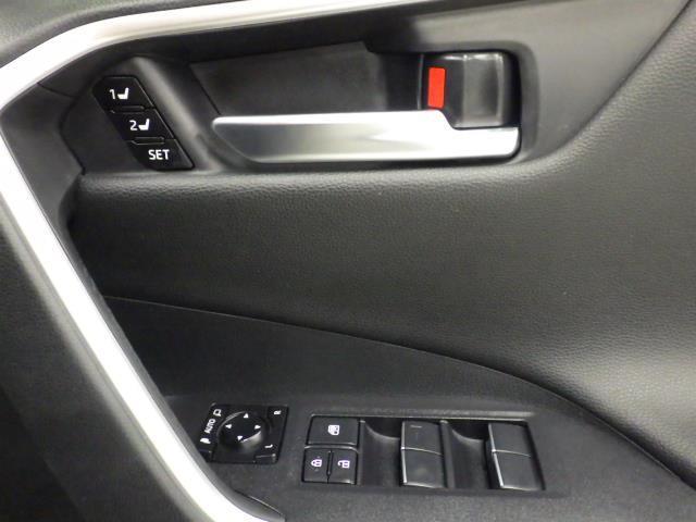 ＲＡＶ４ ハイブリッドＧ　４ＷＤ　フルセグ　メモリーナビ　バックカメラ　衝突被害軽減システム　ＥＴＣ　ＬＥＤヘッドランプ（18枚目）