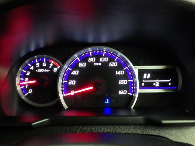 タンク カスタムＧ　４ＷＤ　ワンセグ　メモリーナビ　バックカメラ　衝突被害軽減システム　ＥＴＣ　両側電動スライド　ＬＥＤヘッドランプ　アイドリングストップ（17枚目）