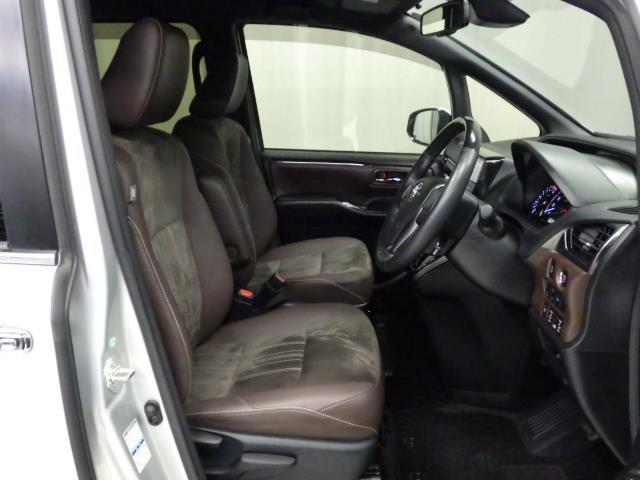 エスクァイア Gi プレミアムパッケージ 4WD フルセグ メモリーナビ DVD再生 後席モニター バックカメラ 衝突被害軽減システム LEDヘッドランプ 乗車定員7人 3列シート アイドリングストップ(22枚目)