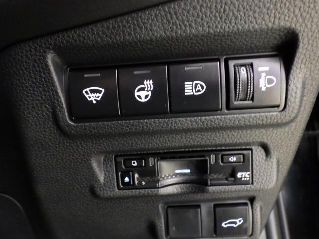 カローラクロス ハイブリッド　Ｚ　４ＷＤ　フルセグ　バックカメラ　衝突被害軽減システム　ＥＴＣ　ＬＥＤヘッドランプ（17枚目）