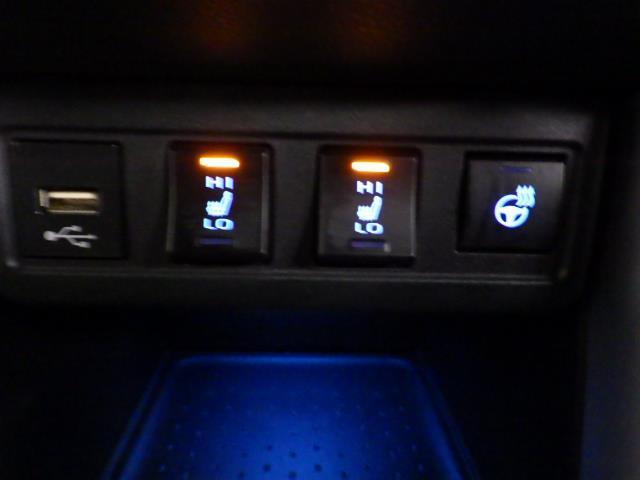 カローラクロス ハイブリッド　Ｚ　サンルーフ　４ＷＤ　フルセグ　バックカメラ　衝突被害軽減システム　ＥＴＣ　ＬＥＤヘッドランプ（15枚目）