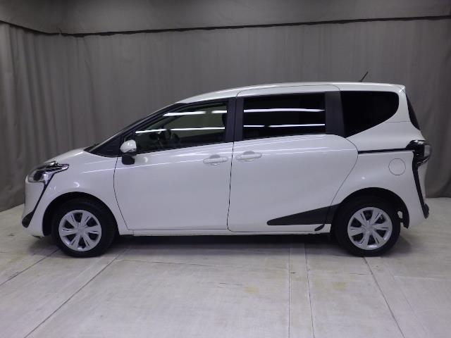 シエンタ Ｘ　４ＷＤ　メモリーナビ　バックカメラ　衝突被害軽減システム　ＥＴＣ　電動スライドドア　乗車定員６人　３列シート（2枚目）