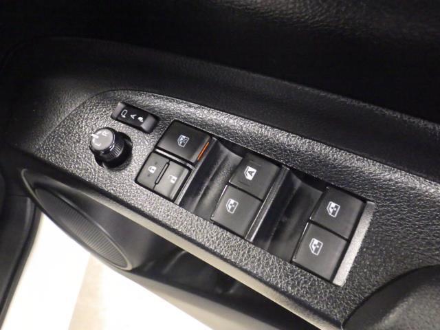 シエンタ Ｘ　４ＷＤ　メモリーナビ　バックカメラ　衝突被害軽減システム　ＥＴＣ　電動スライドドア　乗車定員６人　３列シート（17枚目）