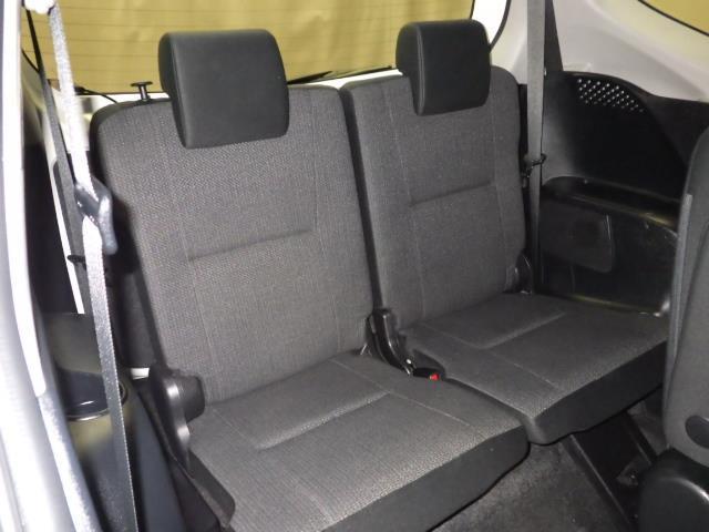 シエンタ Ｘ　４ＷＤ　メモリーナビ　バックカメラ　衝突被害軽減システム　ＥＴＣ　電動スライドドア　乗車定員６人　３列シート（22枚目）