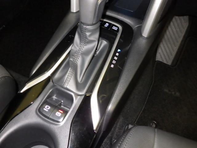 カローラクロス ハイブリッド　Ｚ　４ＷＤ　フルセグ　バックカメラ　衝突被害軽減システム　ＥＴＣ　ＬＥＤヘッドランプ（16枚目）