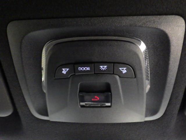 カローラクロス ハイブリッド　Ｚ　４ＷＤ　フルセグ　バックカメラ　衝突被害軽減システム　ＥＴＣ　ＬＥＤヘッドランプ（20枚目）