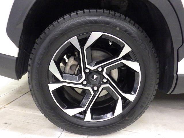 カローラクロス ハイブリッド　Ｚ　４ＷＤ　フルセグ　バックカメラ　衝突被害軽減システム　ＥＴＣ　ＬＥＤヘッドランプ（30枚目）