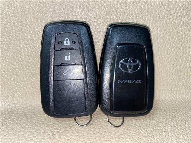 ＲＡＶ４ Ｇ　４ＷＤ　ミュージックプレイヤー接続可　バックカメラ　衝突被害軽減システム　ＥＴＣ　ドラレコ　ＬＥＤヘッドランプ　ワンオーナー　フルエアロ（15枚目）