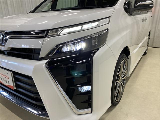 ヴォクシー ZS 煌 4WD フルセグ メモリーナビ DVD再生 ミュージックプレイヤー接続可 後席モニター バックカメラ 衝突被害軽減システム ETC ドラレコ 両側電動スライド LEDヘッドランプ 乗車定員8人(35枚目)