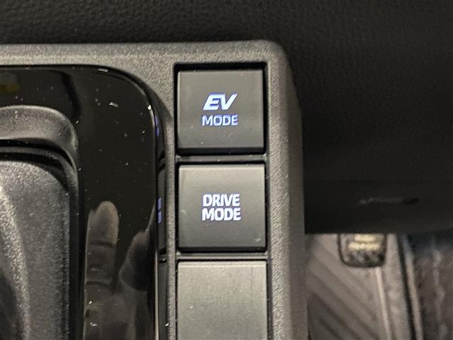 シエンタ ハイブリッドZ 4WD フルセグ メモリーナビ ミュージックプレイヤー接続可 バックカメラ 衝突被害軽減システム ETC 両側電動スライド LEDヘッドランプ ウオークスルー 乗車定員7人 3列シート ワンオーナー(13枚目)