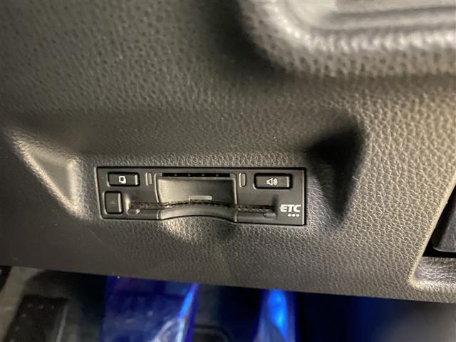 シエンタ ハイブリッドZ 4WD フルセグ メモリーナビ ミュージックプレイヤー接続可 バックカメラ 衝突被害軽減システム ETC 両側電動スライド LEDヘッドランプ ウオークスルー 乗車定員7人 3列シート ワンオーナー(16枚目)