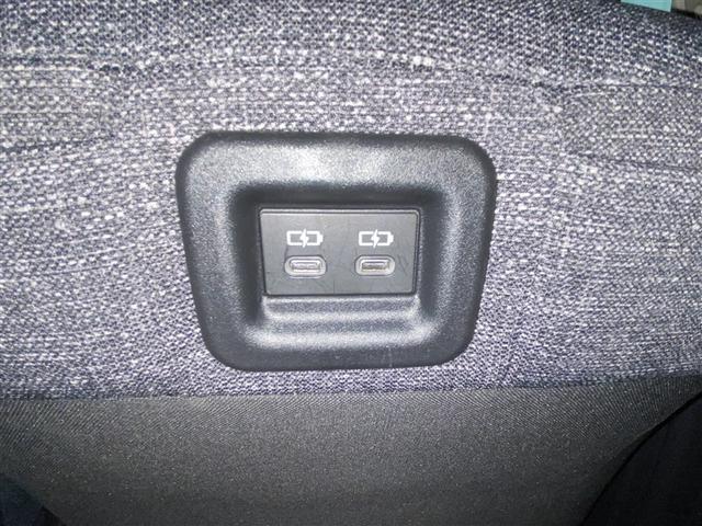 シエンタ ハイブリッドZ 4WD フルセグ メモリーナビ ミュージックプレイヤー接続可 バックカメラ 衝突被害軽減システム ETC 両側電動スライド LEDヘッドランプ ウオークスルー 乗車定員7人 3列シート ワンオーナー(22枚目)