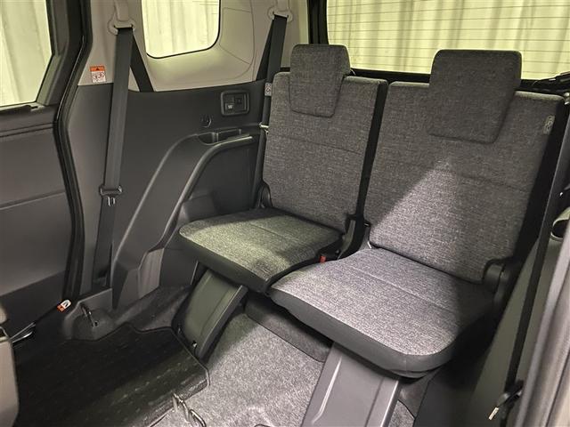 シエンタ ハイブリッドZ 4WD フルセグ メモリーナビ ミュージックプレイヤー接続可 バックカメラ 衝突被害軽減システム ETC 両側電動スライド LEDヘッドランプ ウオークスルー 乗車定員7人 3列シート ワンオーナー(24枚目)