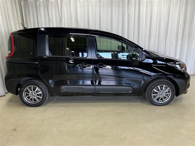 シエンタ ハイブリッドZ 4WD フルセグ メモリーナビ ミュージックプレイヤー接続可 バックカメラ 衝突被害軽減システム ETC 両側電動スライド LEDヘッドランプ ウオークスルー 乗車定員7人 3列シート ワンオーナー(28枚目)